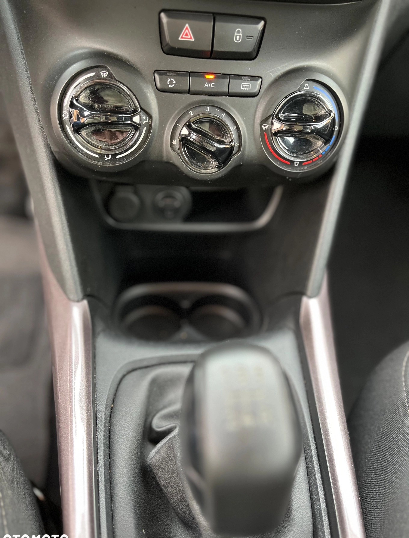 Peugeot 2008 cena 45500 przebieg: 131993, rok produkcji 2016 z Świętochłowice małe 781